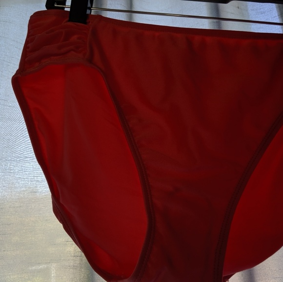 2 piece ruffle bathing suit - Picture 4 of 5